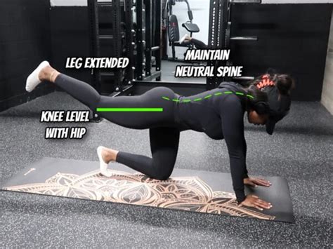 How To Do Glute Kickbacks With Correct Form。